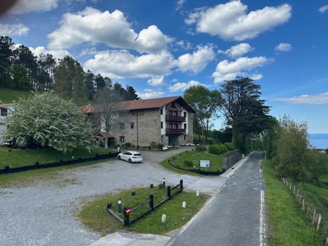 Hotel-Apartamento Rural Atxurra Bermeo Exterior foto